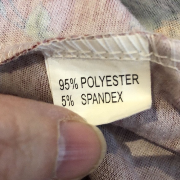 Sleeveless floral Henley-style top - Picture 8 of 8